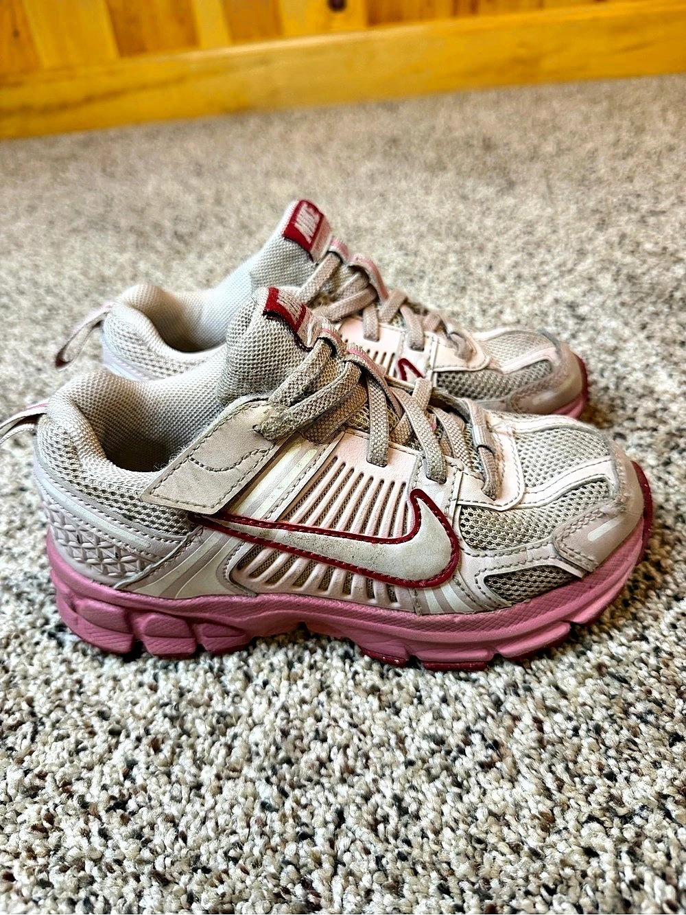 Nike Vomero 5 Girls Pink and White Sneakers